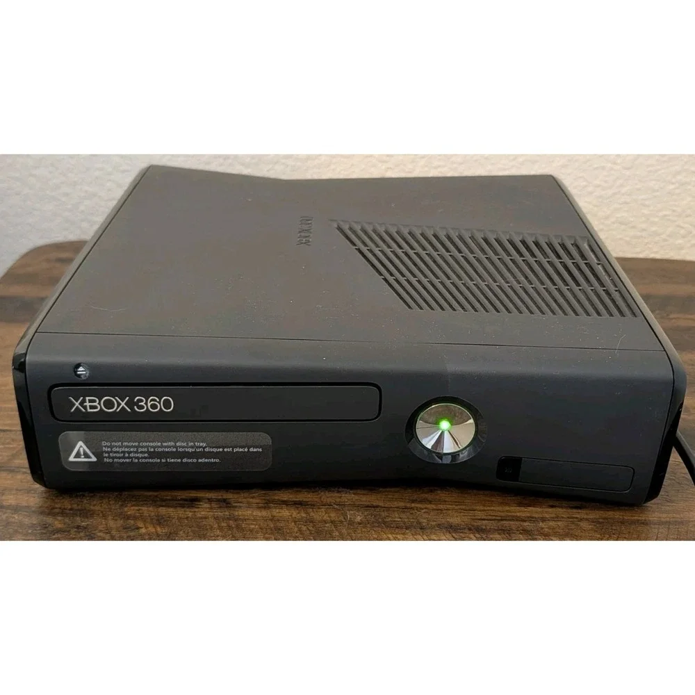 Microsoft Xbox 360 S Console Powers On Mode1 1439 Tray Ejects / Parts‎ or Repair